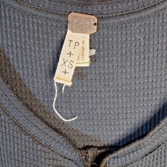 We the free Kai henley waffle thermal long-sleeved oversized tunic black XS - Picture 4 of 5